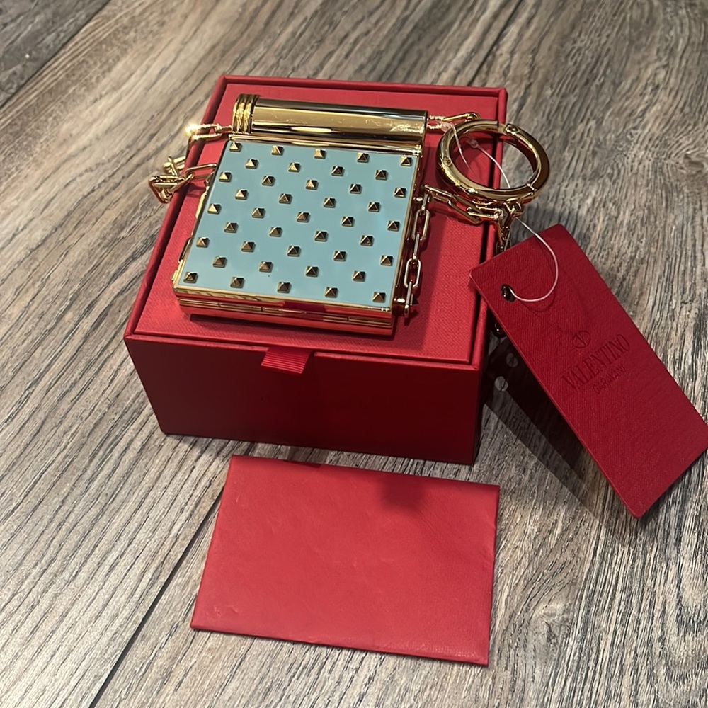 BNWT Valentino Rockstud Minaudiere Azzurro Charm Lipstick Holder Clutch - Picture 11 of 13